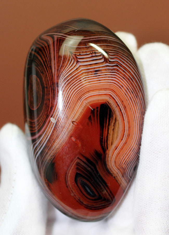 これぞ縞瑪瑙！細線が多数入ったマダガスカル産メノウ（Agate）