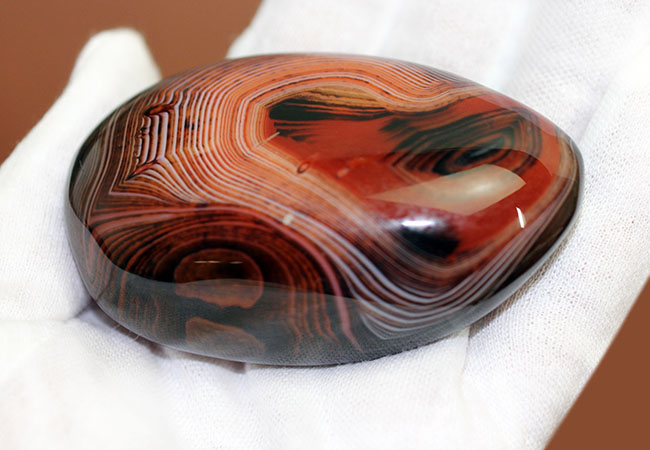 これぞ縞瑪瑙！細線が多数入ったマダガスカル産メノウ（Agate）