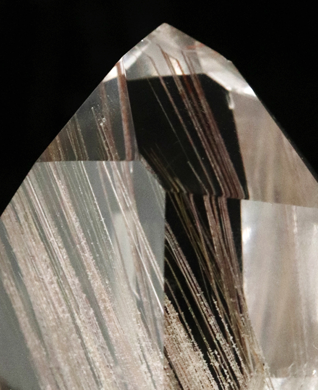 「天使の髪」を宿す、教科書的な極上透明度のルチルクォーツ（Rutilated Quartz）（その2）