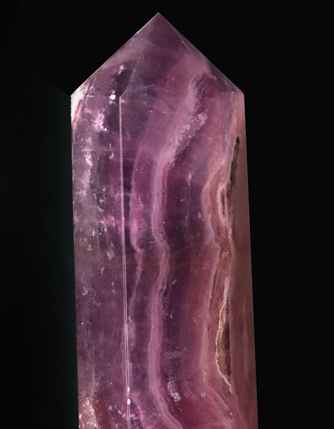 幻のラズベリーフローライト（Fluorite）オベリスク型標本 – 濃淡ピンク紫の美しい輝き（その3）