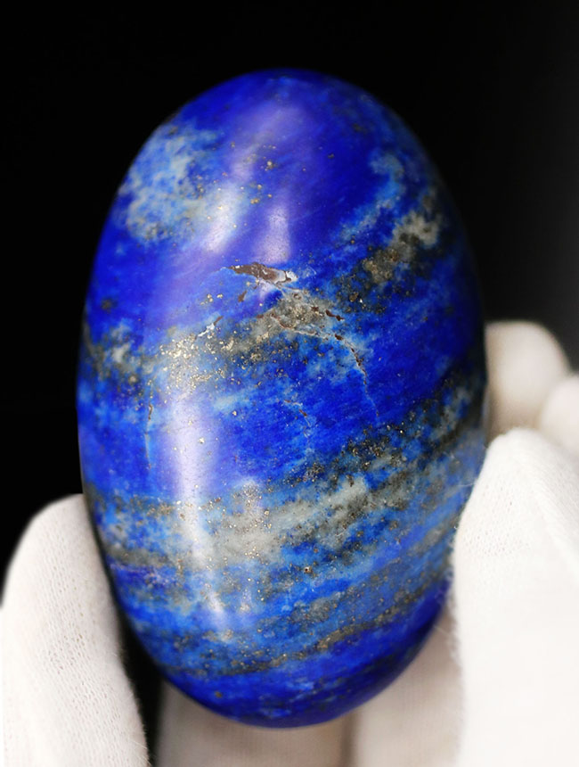 世界的産地、アフガニスタンで採集された、瑠璃色に輝く天然ラピスラズリ（Lapis lazuli）のカボション（磨き石）