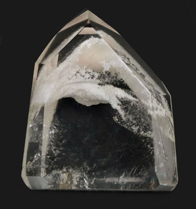 内部に雪山のような結晶が見える、特殊な美しき水晶、ファントムクォーツ（Phantom quartz）（その1）