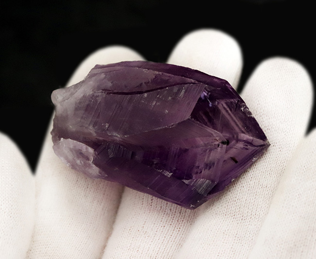 濃い紫色が美しい！ブラジル産の天然アメシスト（Amethyst）の原石（その4）