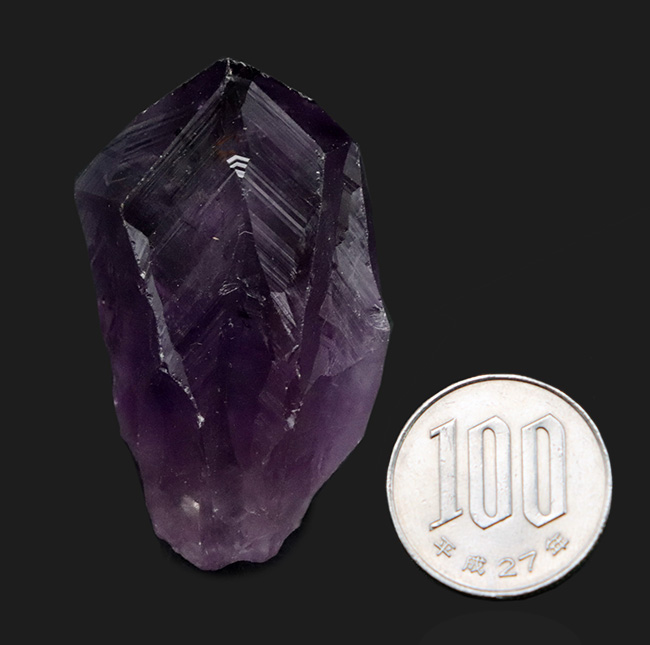 濃い紫色が美しい！ブラジル産の天然アメシスト（Amethyst）の原石（その7）