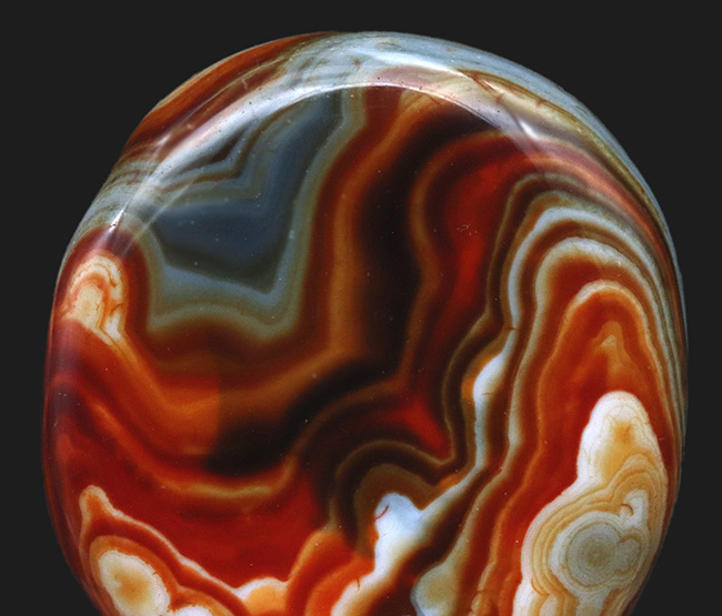 こんなにカラフルなメノウもない！マダガスカル産の色彩豊かな縞瑪瑙（メノウ・Agate）の上質標本（その2）