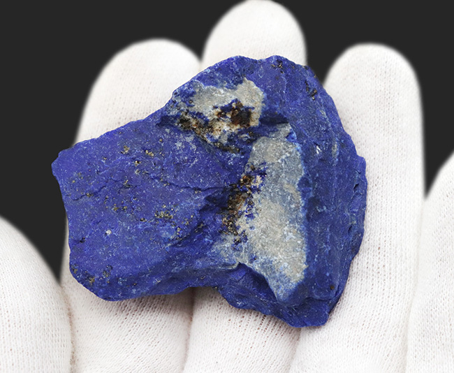 原石ならではの味わい、ラズライトが呈する藍色にご注目、古代ファラオに愛されたラピズラズリ（Lapis lazuli）の原石（その3）
