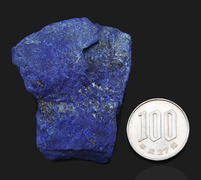 原石ならではの味わい、ラズライトが呈する藍色にご注目、古代ファラオに愛されたラピズラズリ（Lapis lazuli）の原石（その6）
