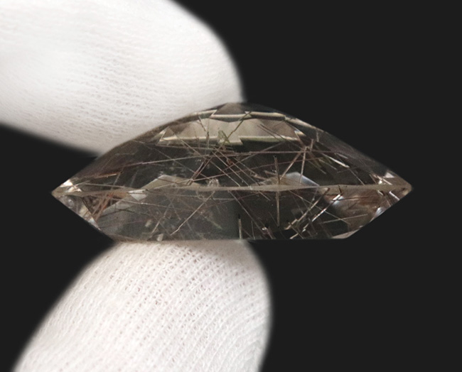 ジェムカット仕上げ！「天使の髪の毛」に例えられる、非常に美しいルチルクォーツ（Rutilated Quartz）（その6）