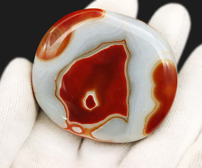 まるでジキルとハイド！表と裏で異なる顔を見せる、マダガスカル産の鮮やかな天然メノウ（Agate）（その3）