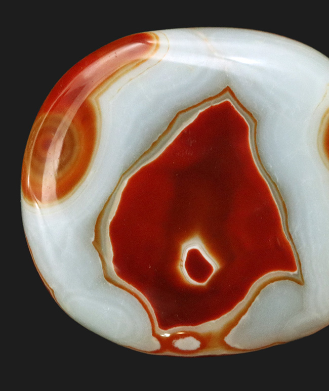 まるでジキルとハイド！表と裏で異なる顔を見せる、マダガスカル産の鮮やかな天然メノウ（Agate）（その4）