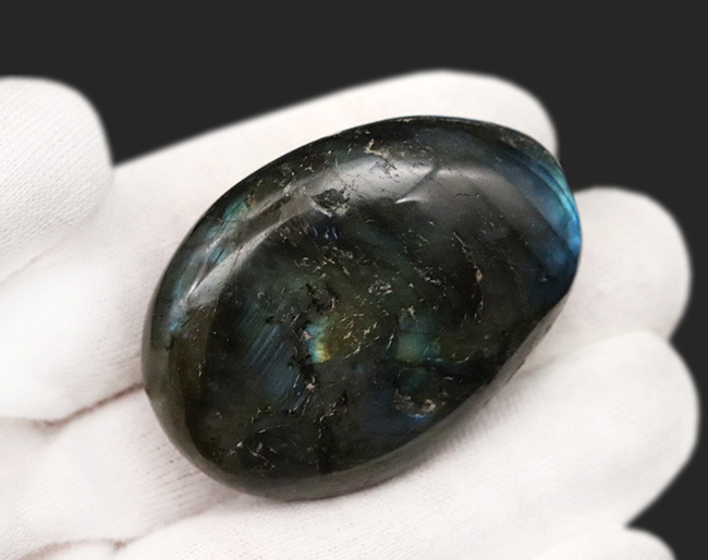 ブルー＆シャンパンゴールド！マダガスカル産の美しい遊色を伴ったラブラドライト（Labradorite）のカボション（その3）