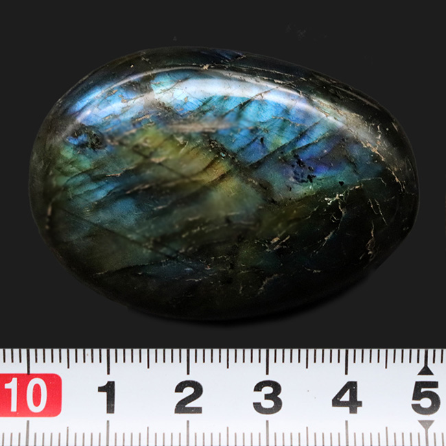 ブルー＆シャンパンゴールド！マダガスカル産の美しい遊色を伴ったラブラドライト（Labradorite）のカボション（その9）