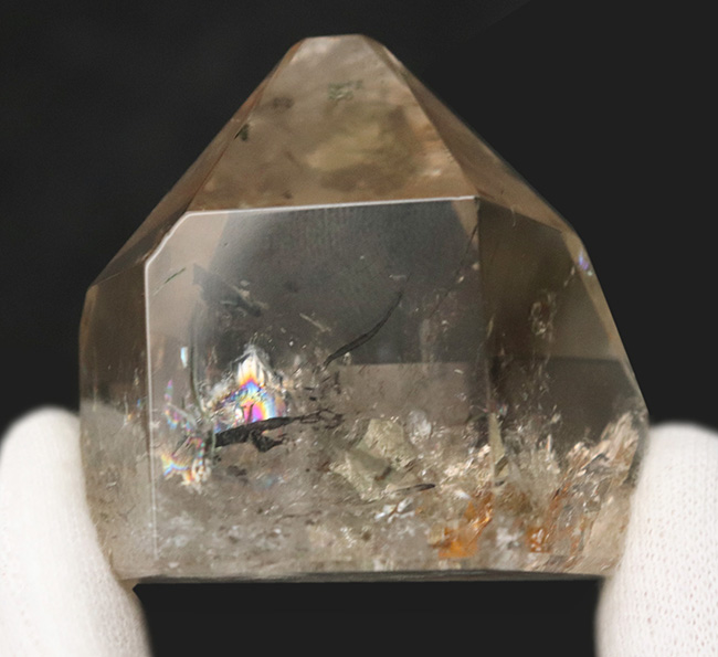 ファントム（幽霊）、レインボー（七色）、パイライト（黄鉄鉱）、様々な特性を同時に持つ、魅力いっぱいの水晶（その3）