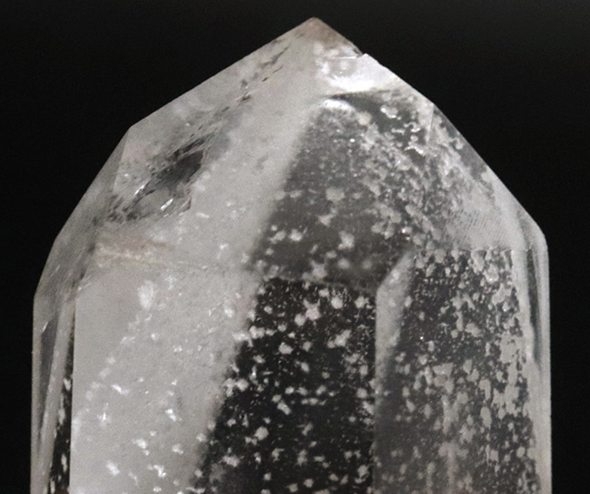 雪を閉じ込めたような不思議な水晶、ファントムクォーツ（Phantom quartz）（その2）