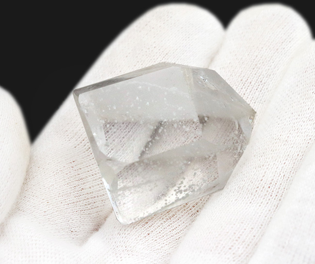 雪を閉じ込めたような不思議な水晶、ファントムクォーツ（Phantom quartz）（その5）