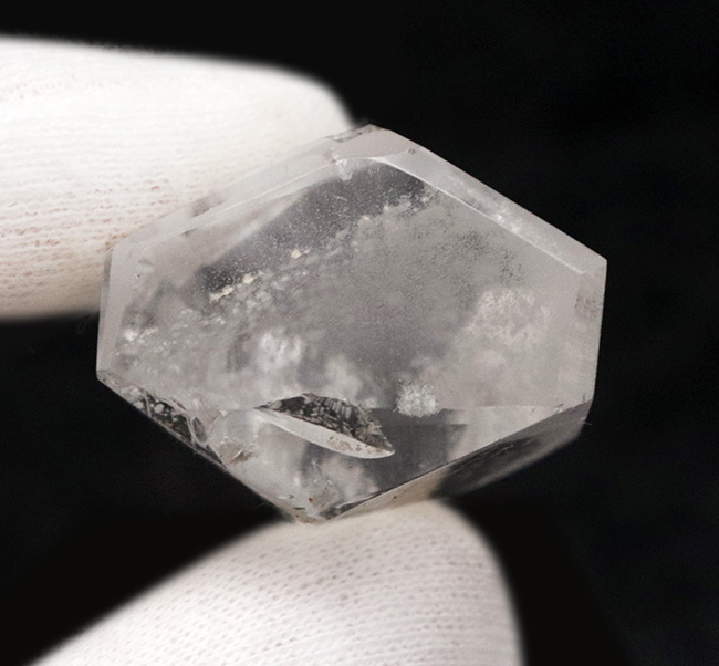 雪を閉じ込めたような不思議な水晶、ファントムクォーツ（Phantom quartz）（その6）