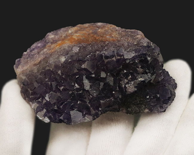 ズッシリ手のひらサイズ！イリノイ州ショーニータウン（Shawneetown）産のフローライト（Fluorite）の原石（その6）