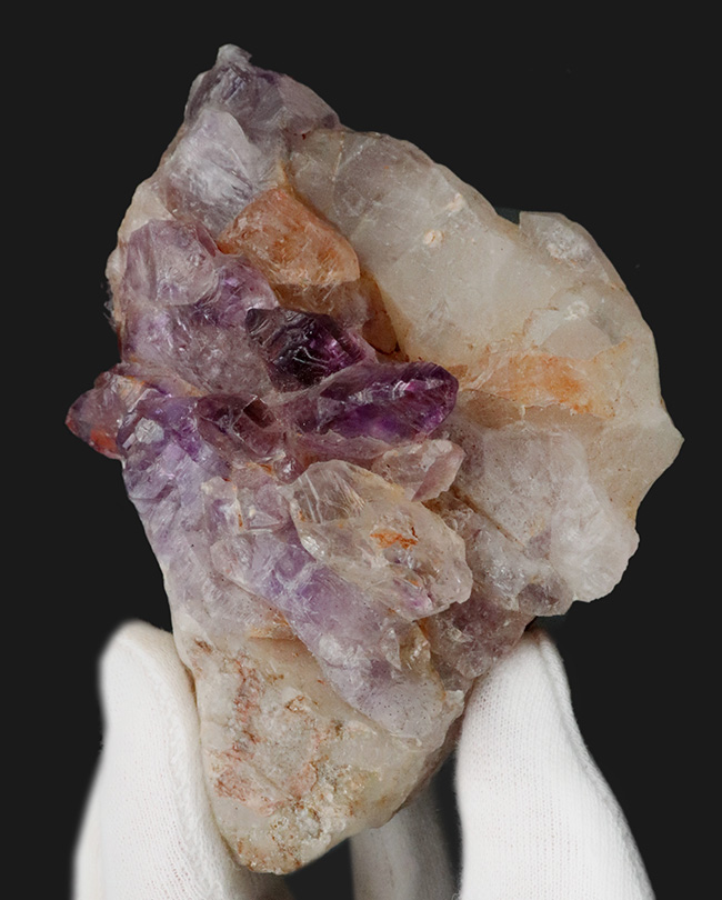 自然はアーティスト！紫のアメシスト（Amethyst）を含む、自然の石英結晶（水晶）