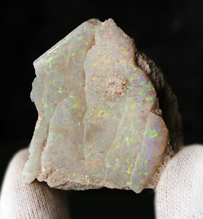 ブランド産地、オーストラリア・ミンタビーで発掘された天然オパールの原石（Opal）（その2）